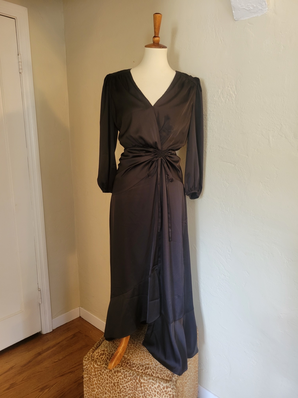 Donna Morgan Black Quarter Length-Sleeve Maxi Dress with Tie Detail